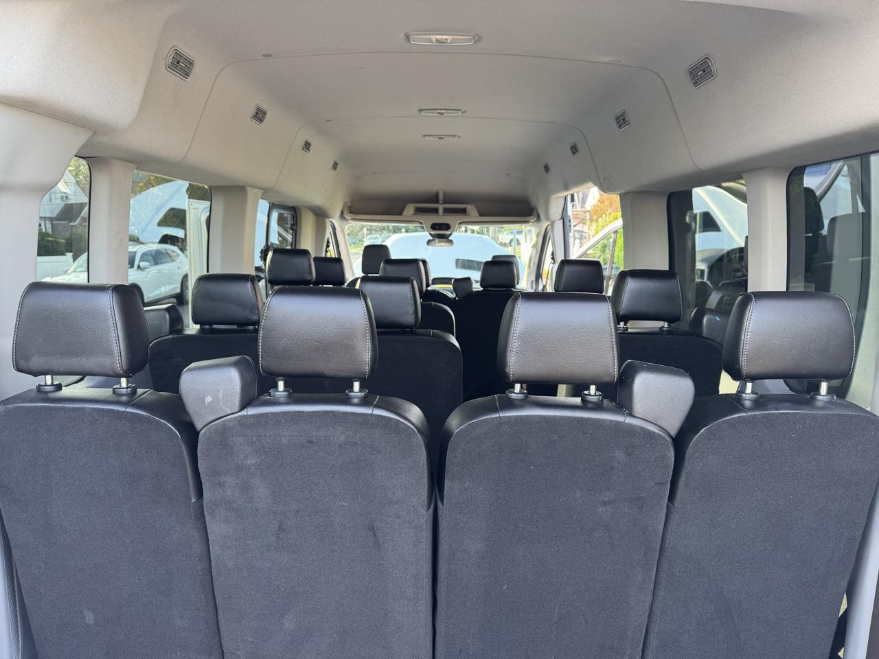 Ford Transit 350 Wagon Med. Roof XL w/Sliding Pass. 148-in. WB 2019