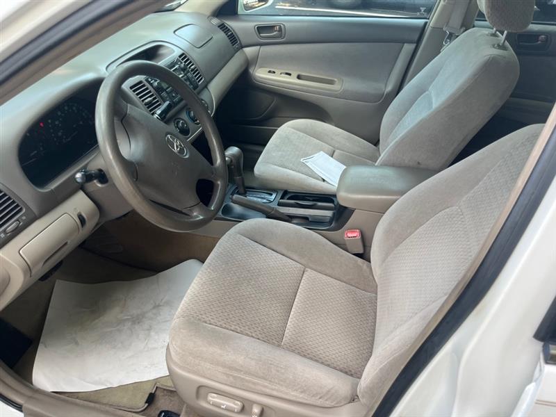 Toyota Camry LE 2004