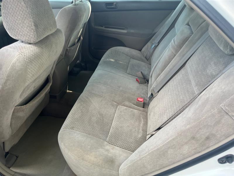 Toyota Camry LE 2004