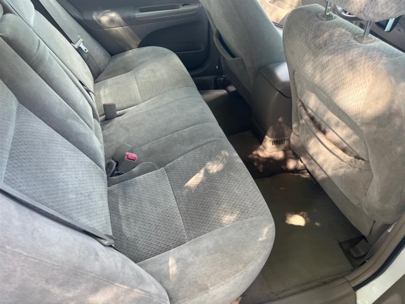 Toyota Camry LE 2004