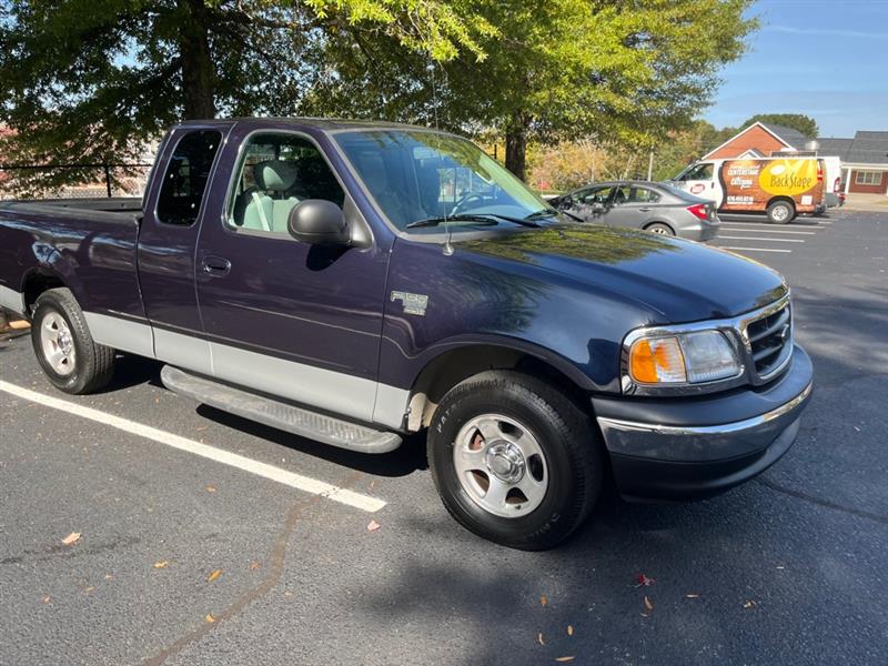 Ford F-150 XL SuperCab 2WD 2003
