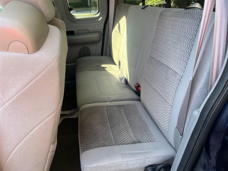 Ford F-150 XL SuperCab 2WD 2003