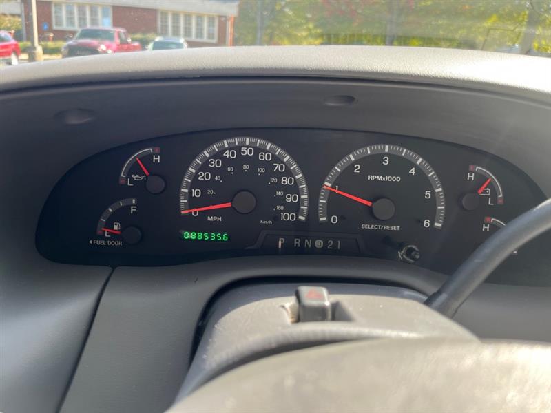 Ford F-150 XL SuperCab 2WD 2003