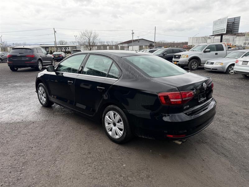 Volkswagen Jetta 1.4T S 6A 2017