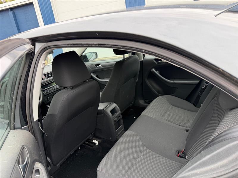 Volkswagen Jetta S 2013
