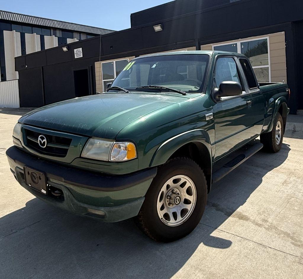 2001 Mazda B-Series B3000 SE Cab Plus 2WD