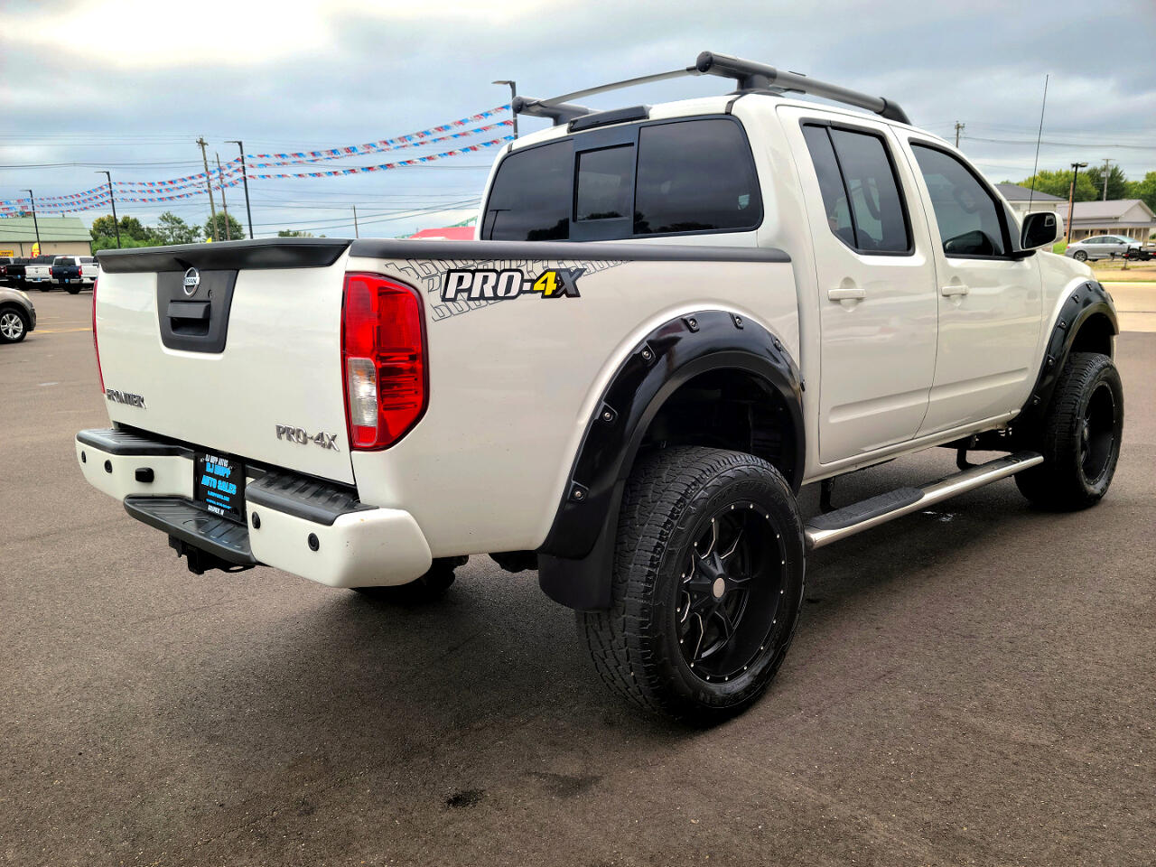 2014 Nissan Frontier PRO-4X Crew Cab photo 4