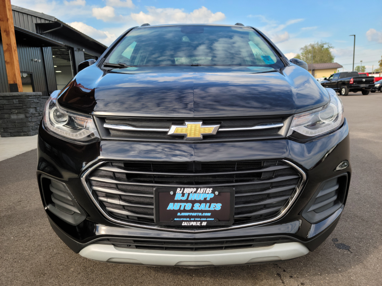 2022 Chevrolet Trax LT photo 2