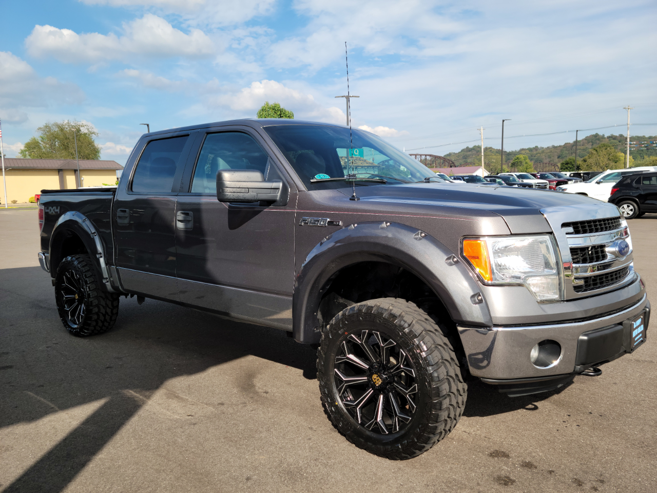 2014 Ford F-150 XLT photo 2