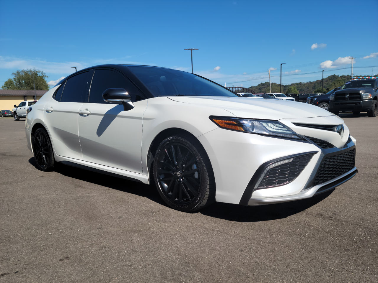 2023 Toyota Camry XSE photo 3