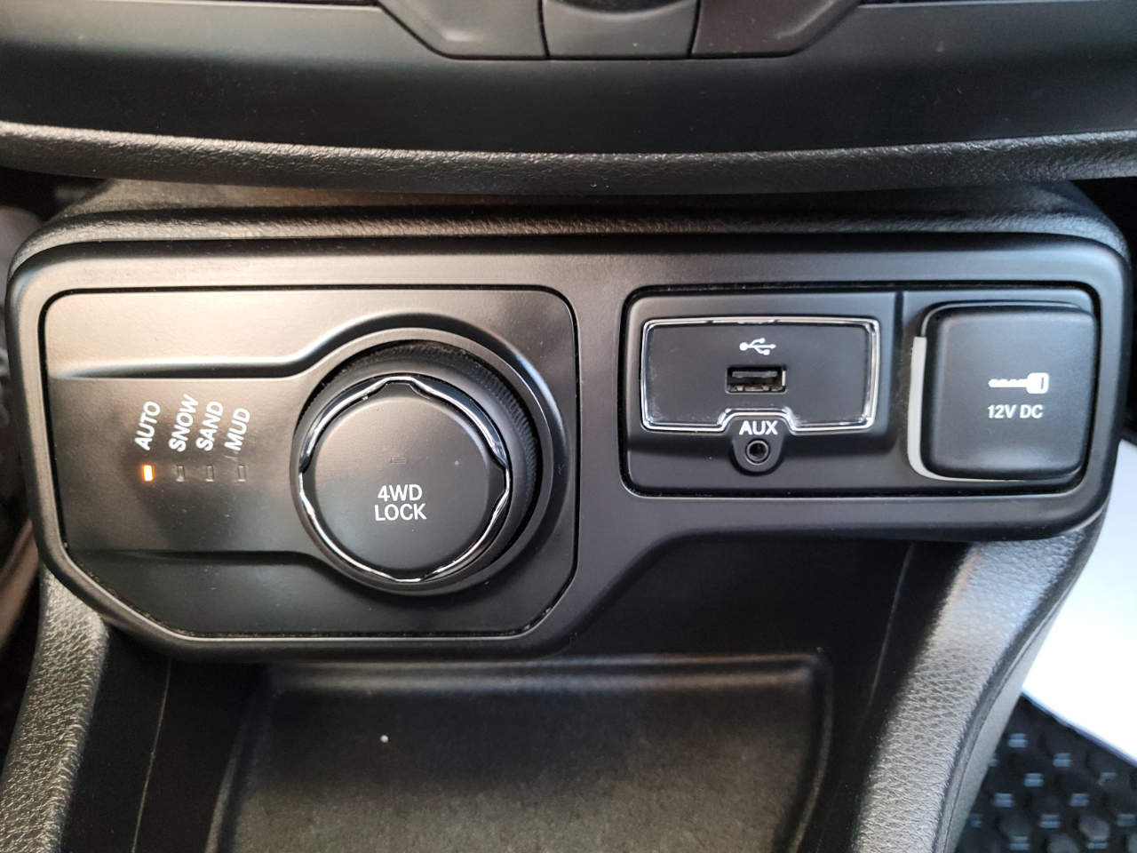 2018 Jeep Renegade Latitude North Edition photo 13