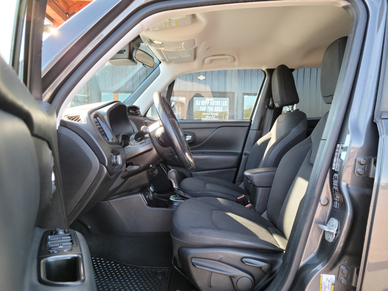 2018 Jeep Renegade Latitude North Edition photo 15