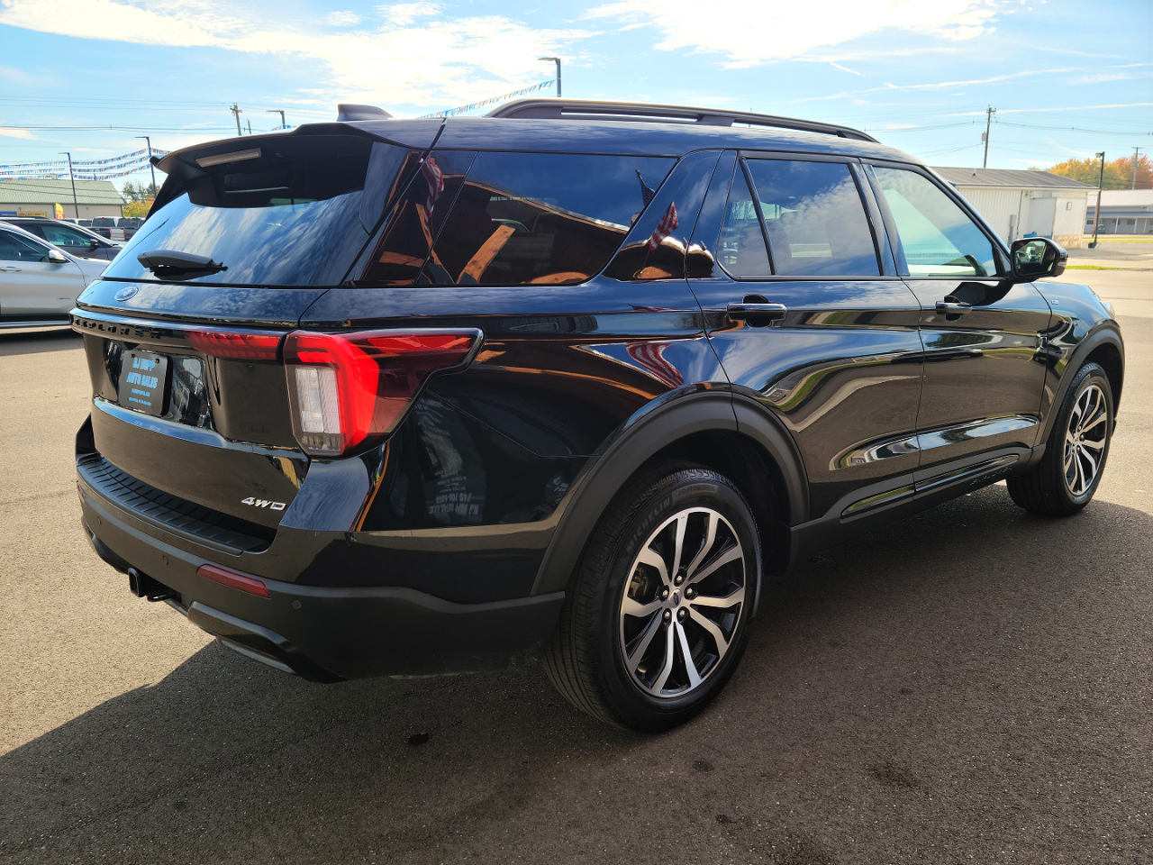 2025 Ford Explorer ST-Line photo 3