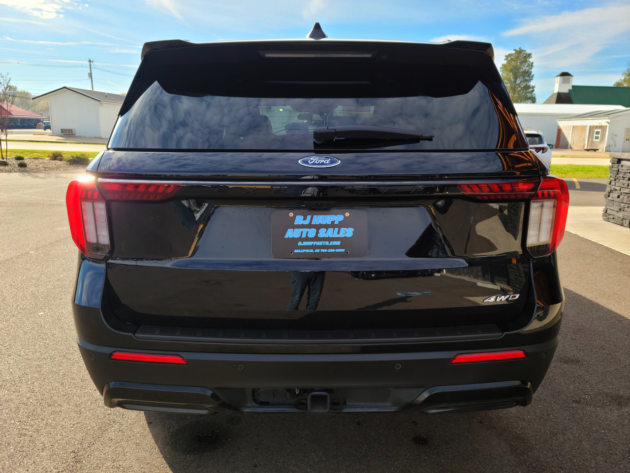 2025 Ford Explorer ST-Line photo 4