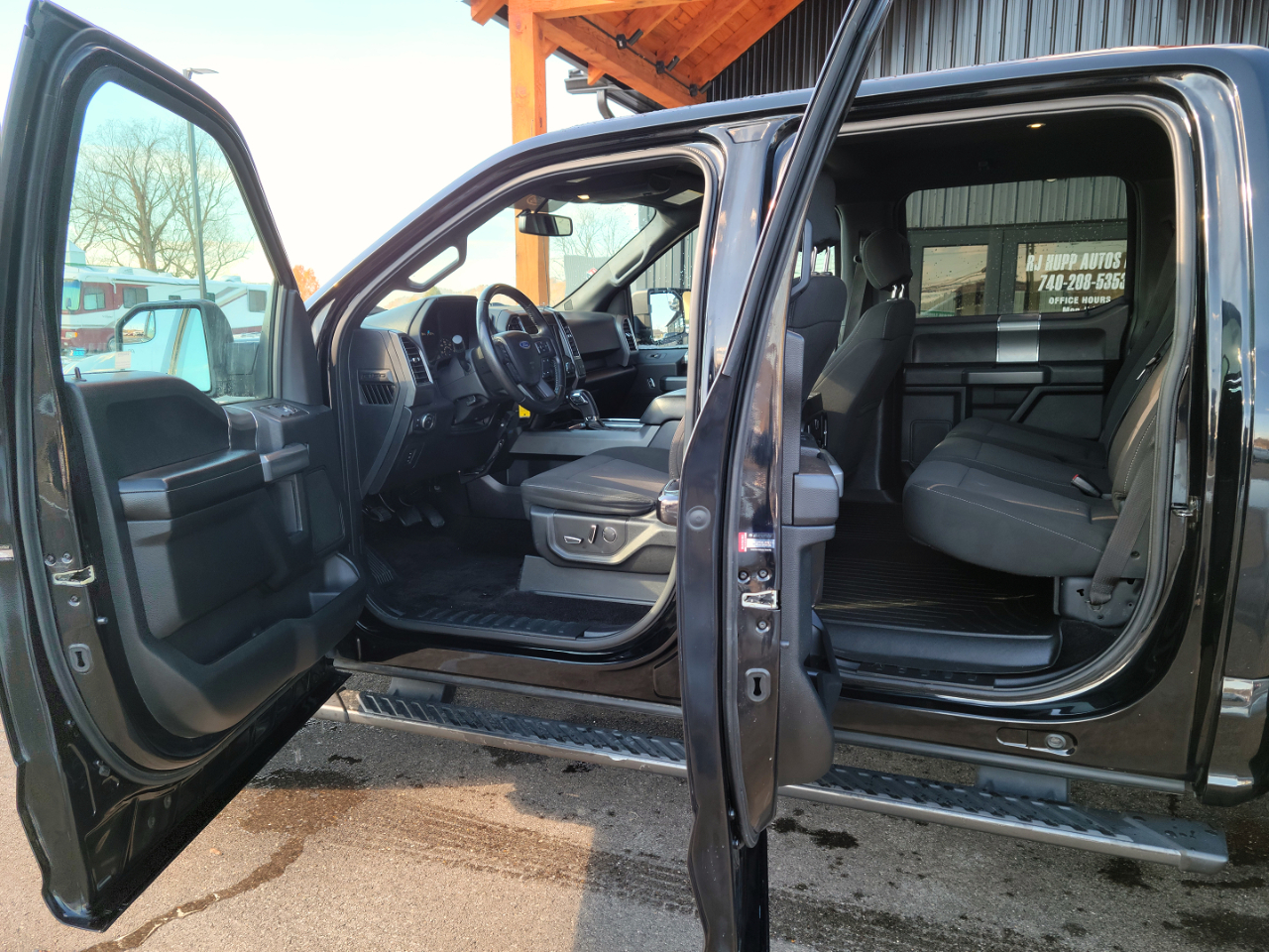 2017 Ford F-150 XLT photo 2