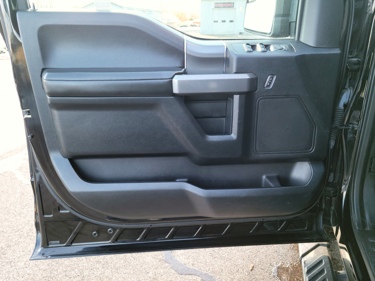 2017 Ford F-150 XLT photo 3