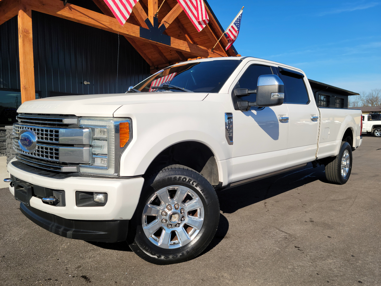 2017 Ford F-350 Super Duty Platinum's photo