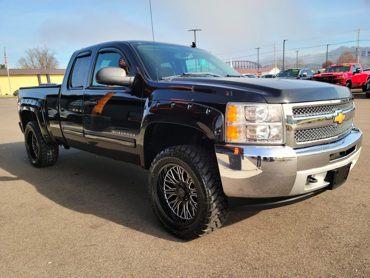 2013 Chevrolet Silverado 1500 LT photo 2