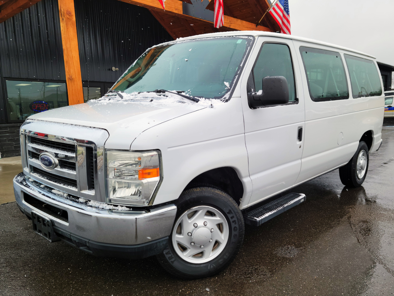 2013 Ford E-Series Econoline Wagon XL's photo