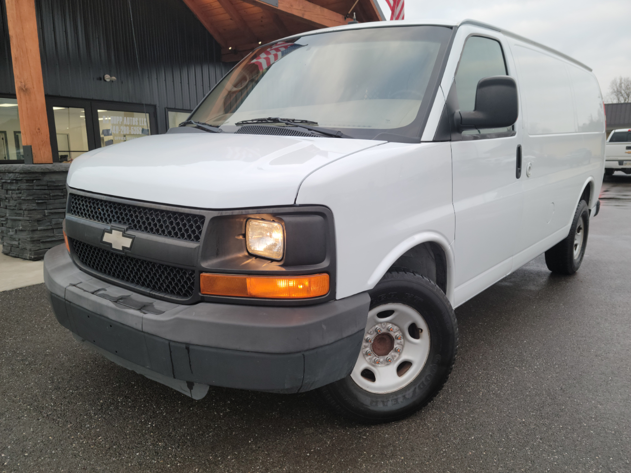2011 Chevrolet Express Cargo Work Van's photo