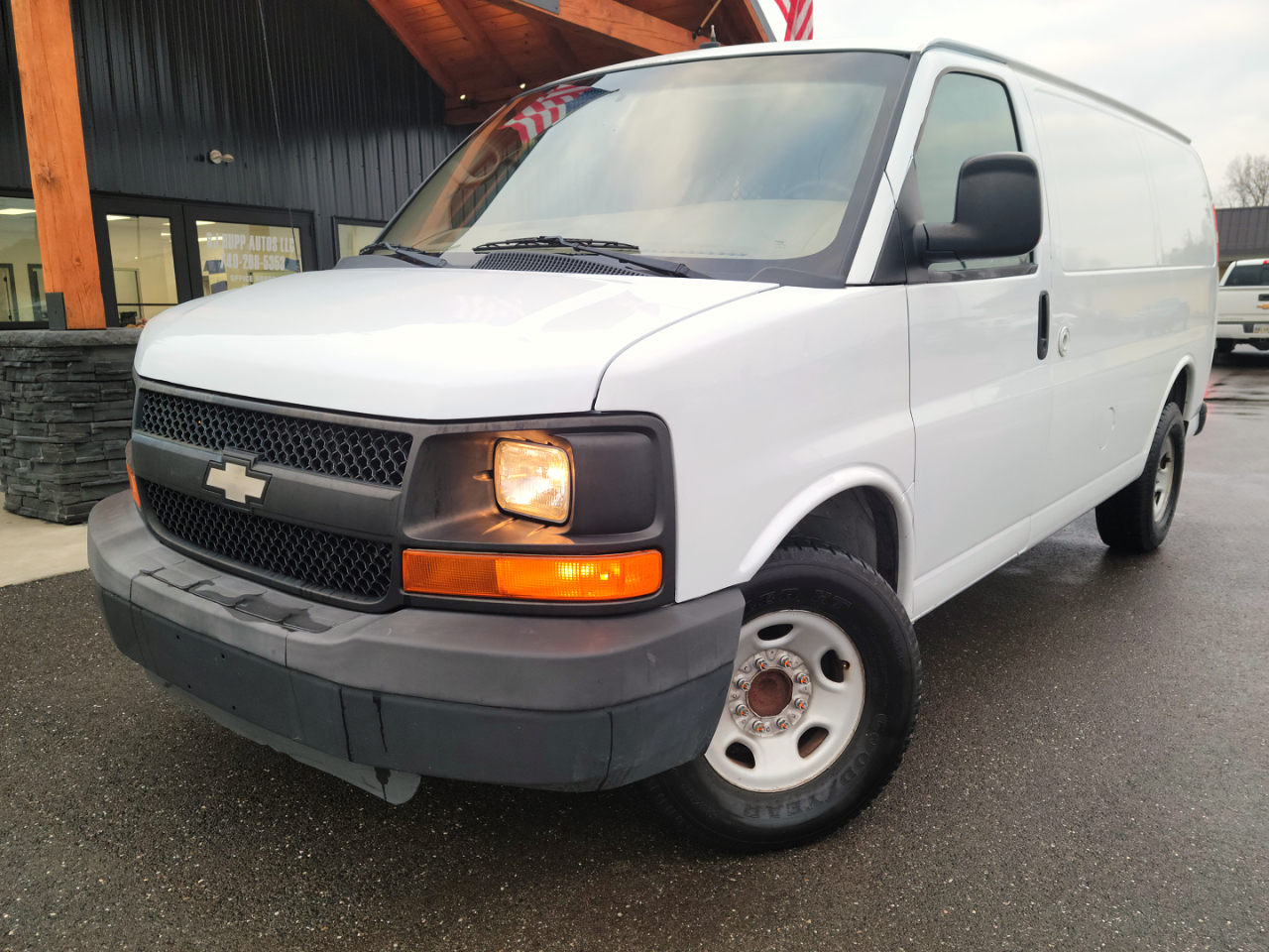2011 Chevrolet Express Cargo Work Van's photo