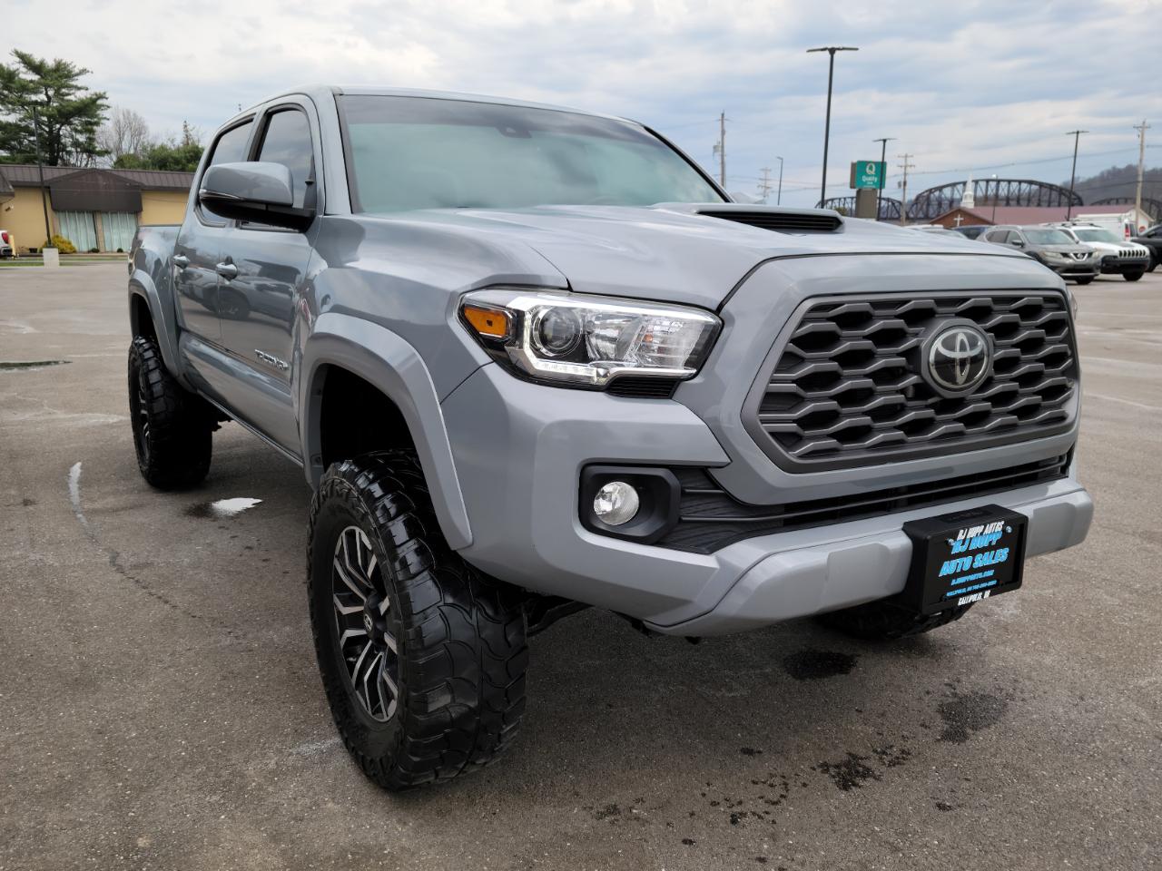 View vehicle photo 3