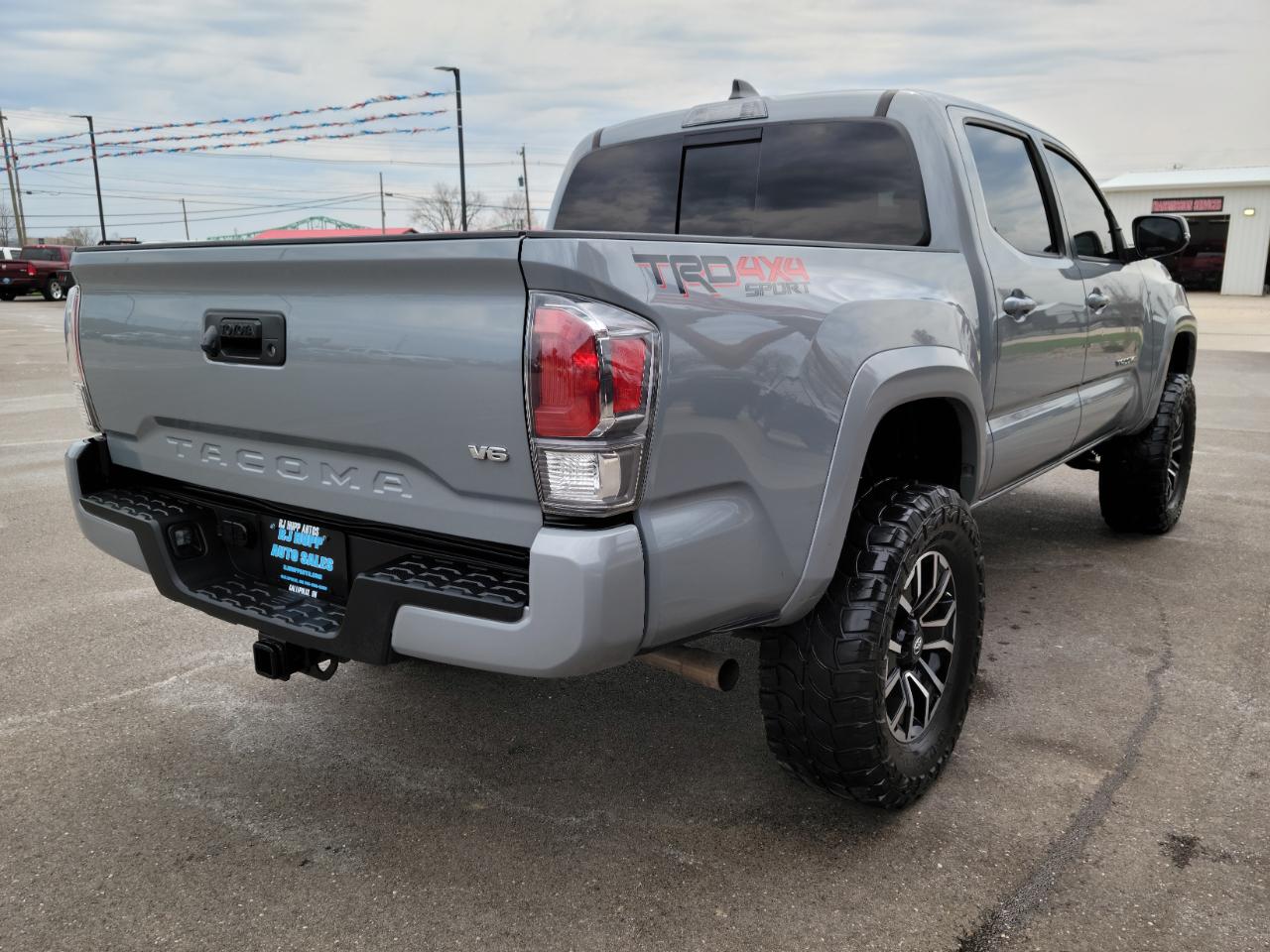 View vehicle photo 4