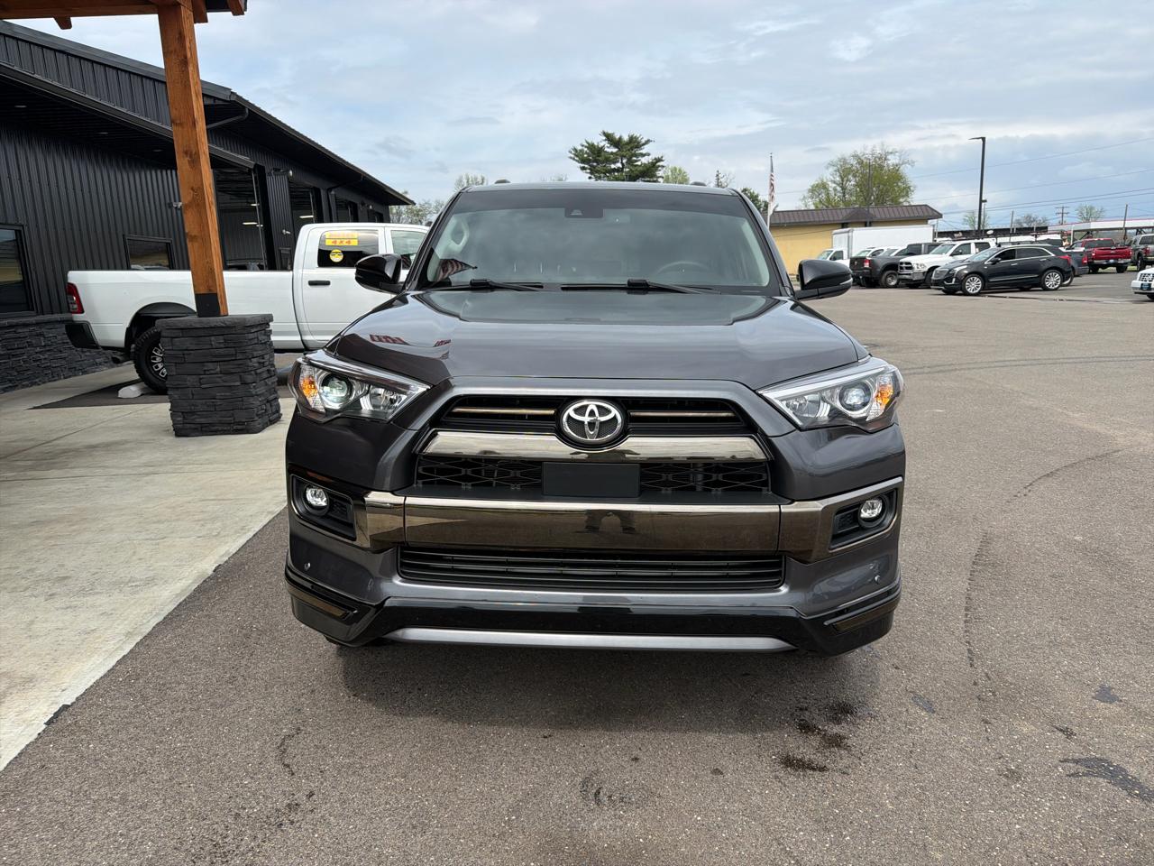 View vehicle photo 2