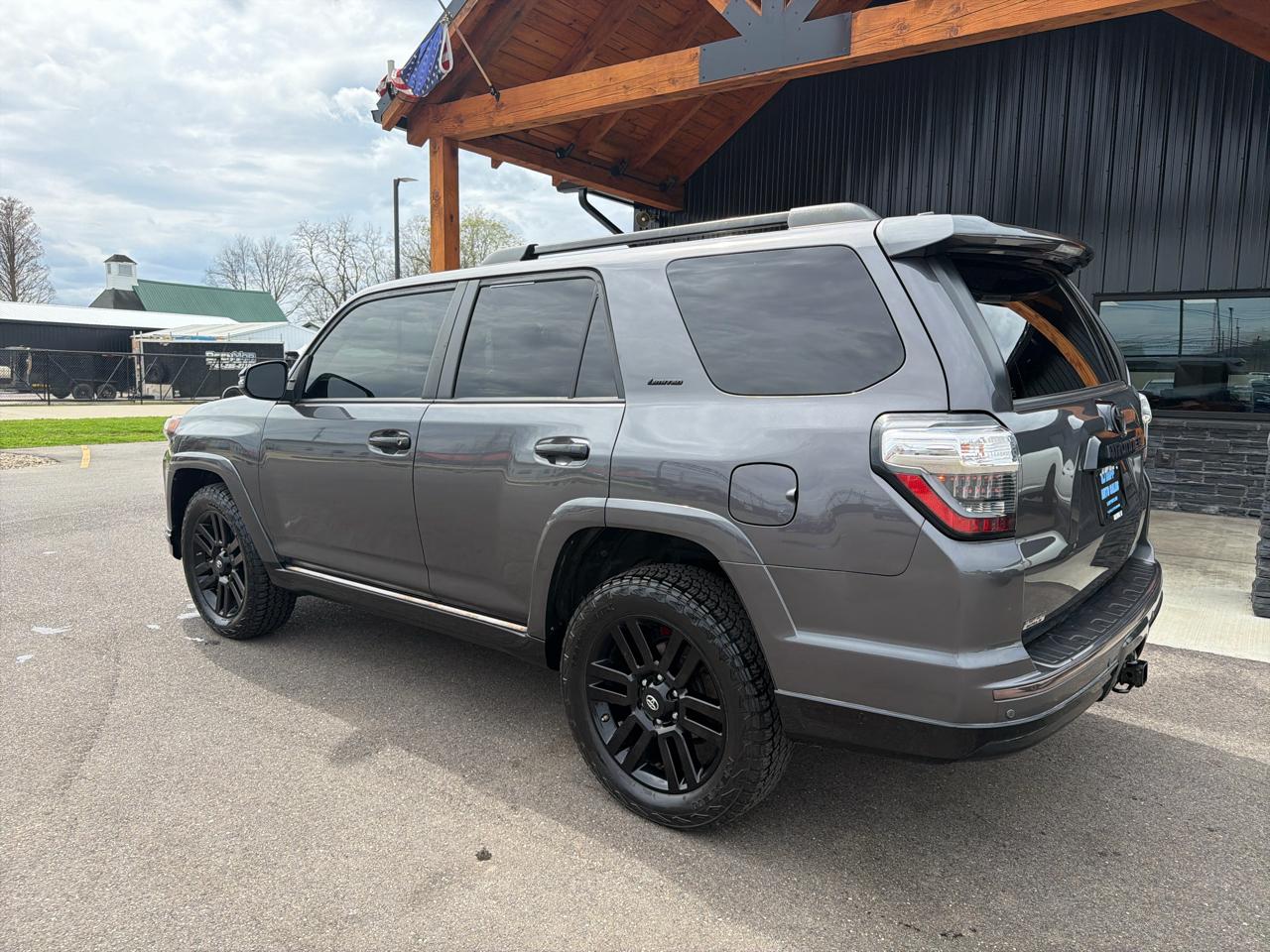 View vehicle photo 6