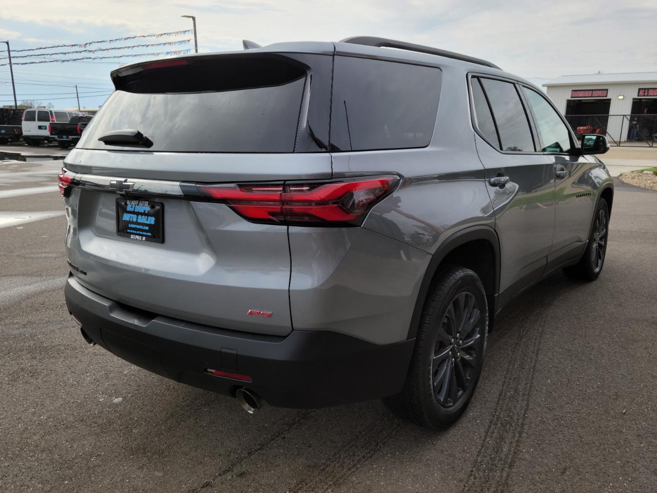 View vehicle photo 4