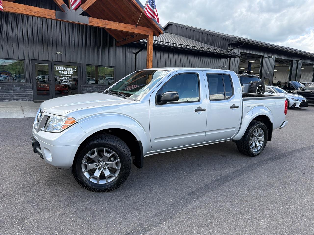 Nissan Frontier SV Crew Cab 4WD