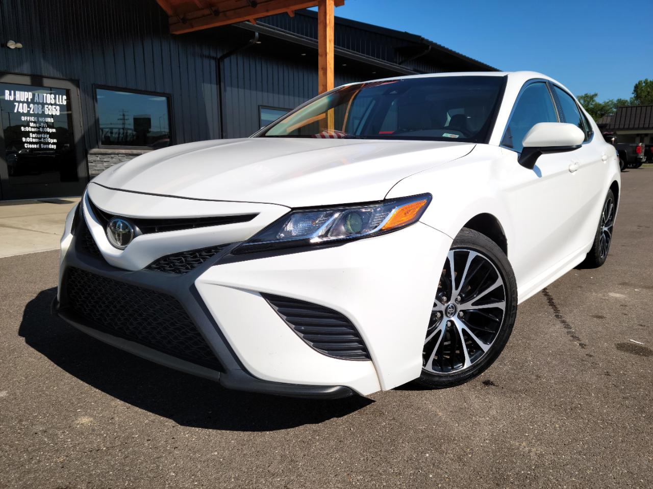 2020 Toyota Camry SE