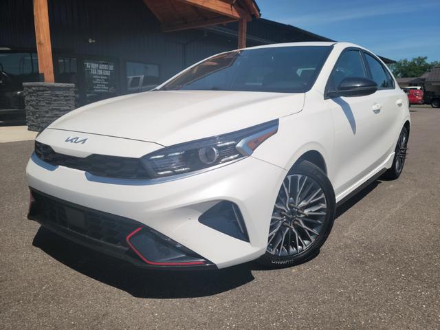 White 2023 Kia Forte GT-Line FWD Sedan Front-Wheel Drive Continuously Variable Transmission