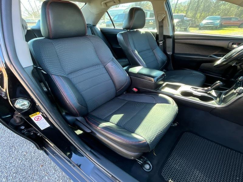 Toyota Camry SE 2015