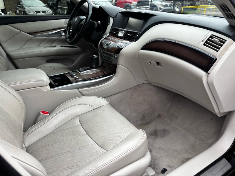 Infiniti Q70 L 5.6 AWD 2015