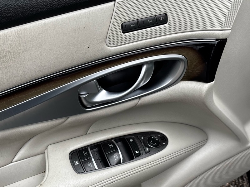 Infiniti Q70 L 5.6 AWD 2015