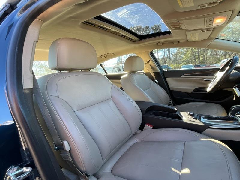 Buick Regal CXL Turbo - 7XT 2011