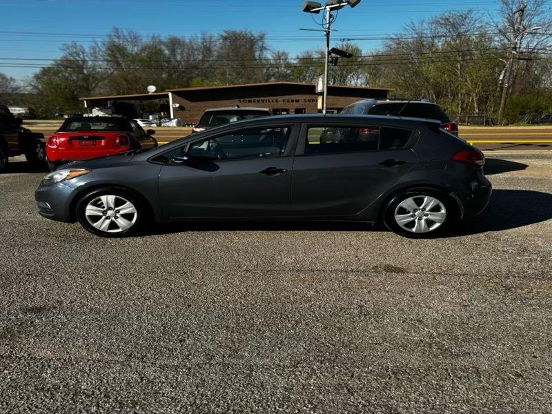Kia Forte 5-Door LX 2016