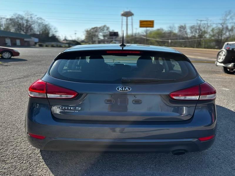 Kia Forte 5-Door LX 2016