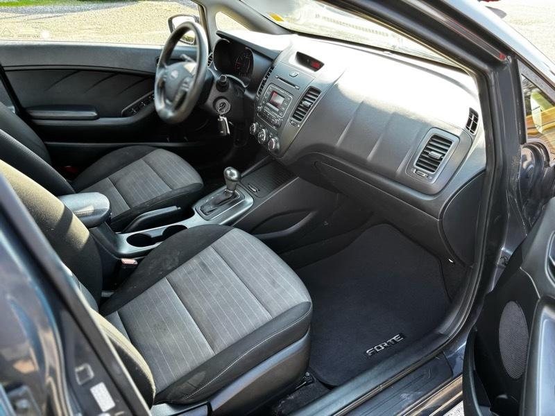 Kia Forte 5-Door LX 2016