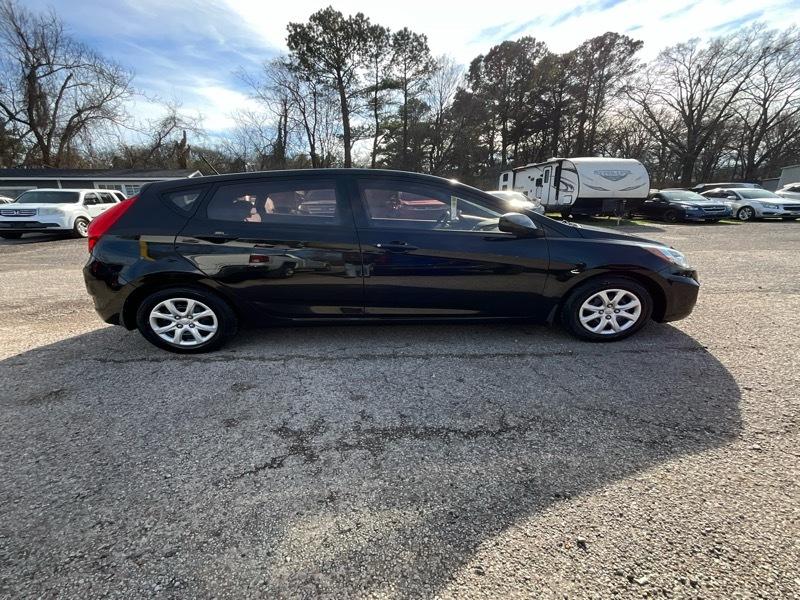 Hyundai Accent GS 5-Door 2013