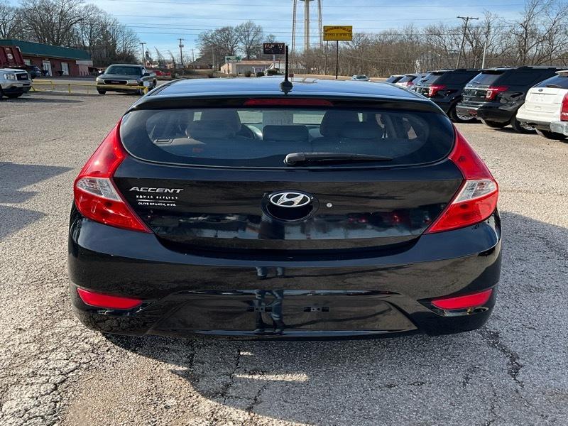 Hyundai Accent GS 5-Door 2013