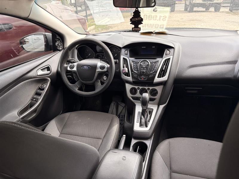Ford Focus SE Sedan 2014