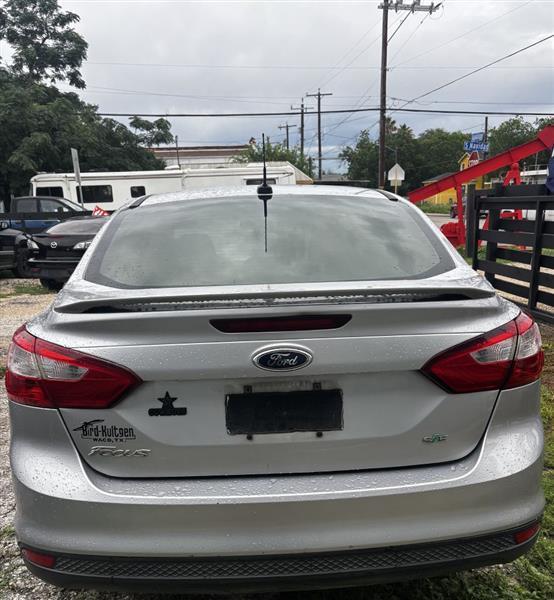 Ford Focus SE Sedan 2014