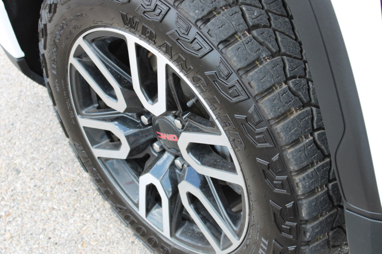 GMC Sierra 1500 AT4 Crew Cab 4WD 2024 GMC Sierra 1500 AT4 Crew Cab 4WD 2024