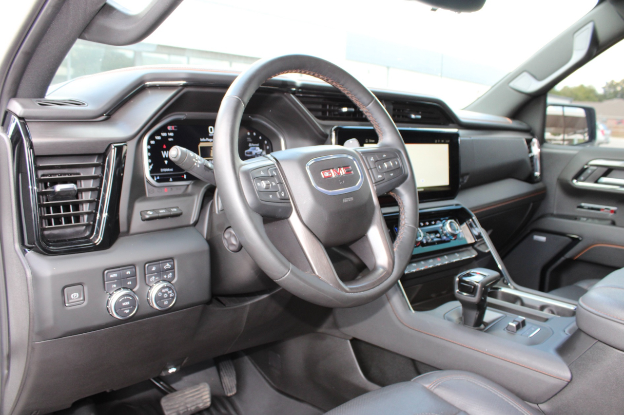GMC Sierra 1500 AT4 Crew Cab 4WD 2024 GMC Sierra 1500 AT4 Crew Cab 4WD 2024
