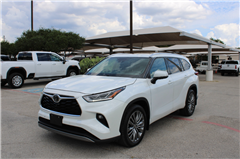 2022 Toyota Highlander  2022 Toyota Highlander