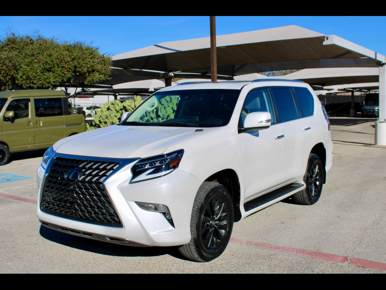 2023 Lexus GX PREMIUM's photo