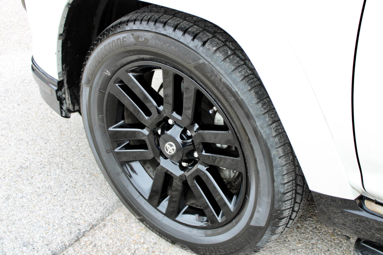 Toyota 4Runner SR5 2WD 2019