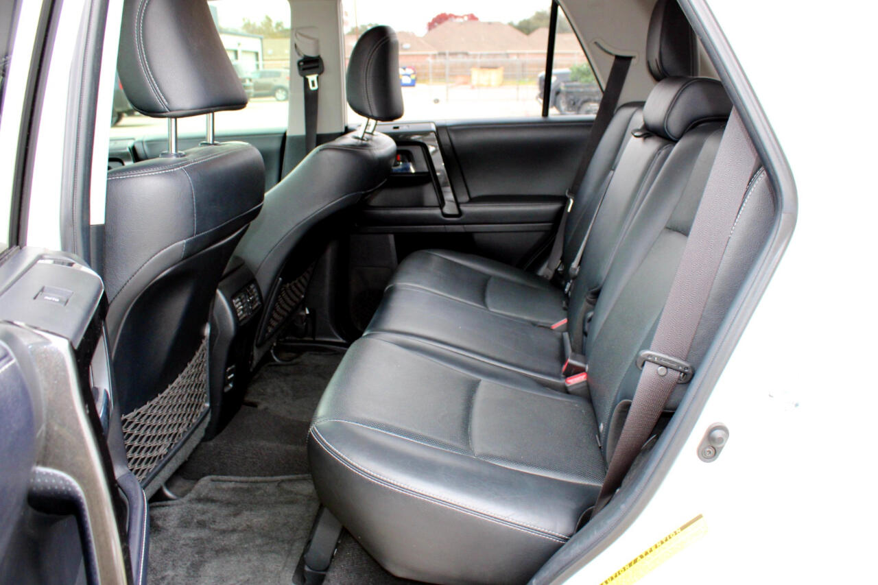 Toyota 4Runner SR5 2WD 2019